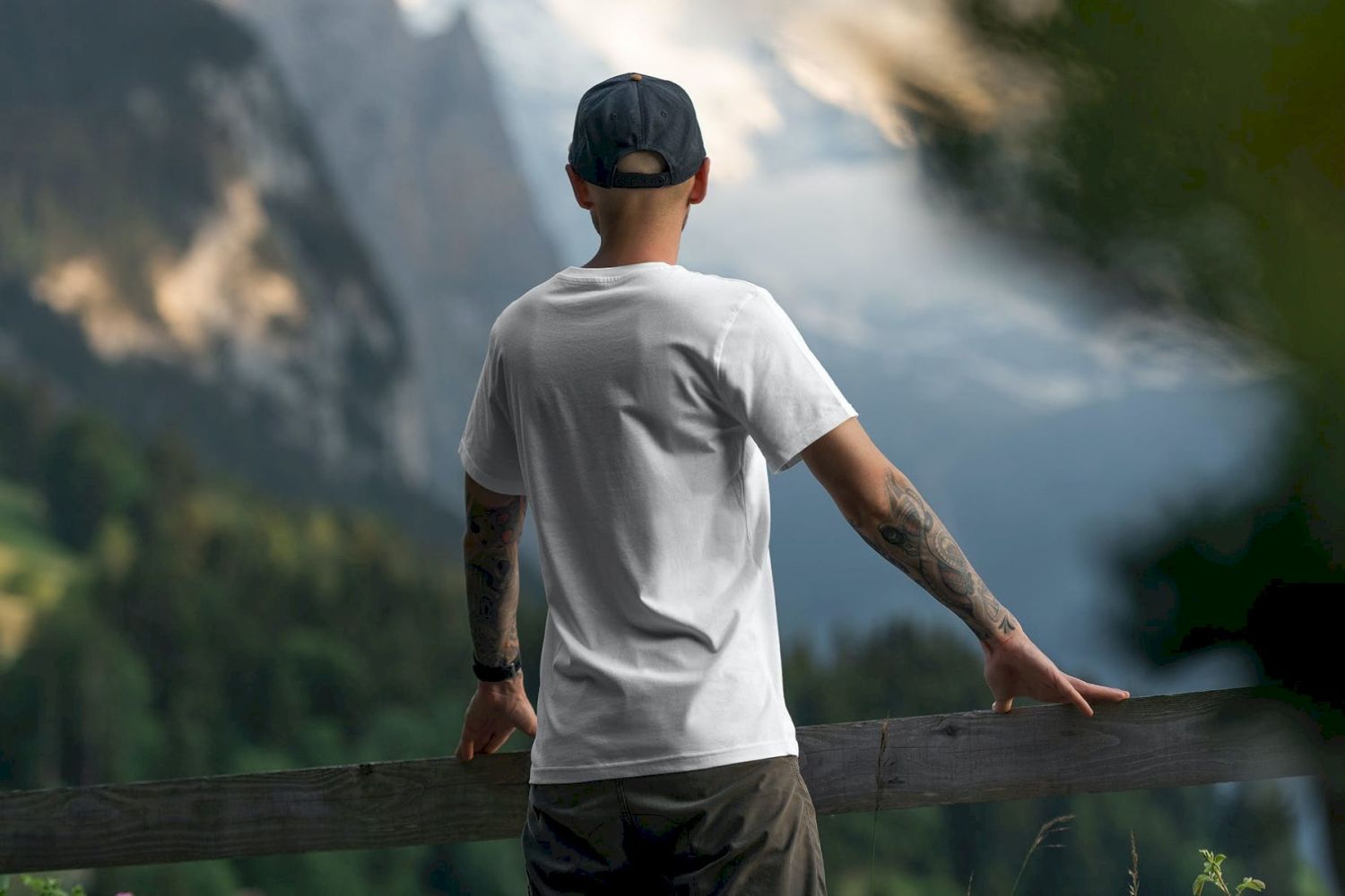 T恤样机阿尔卑斯版 T-Shirt Mockup Alpine Edition插图18