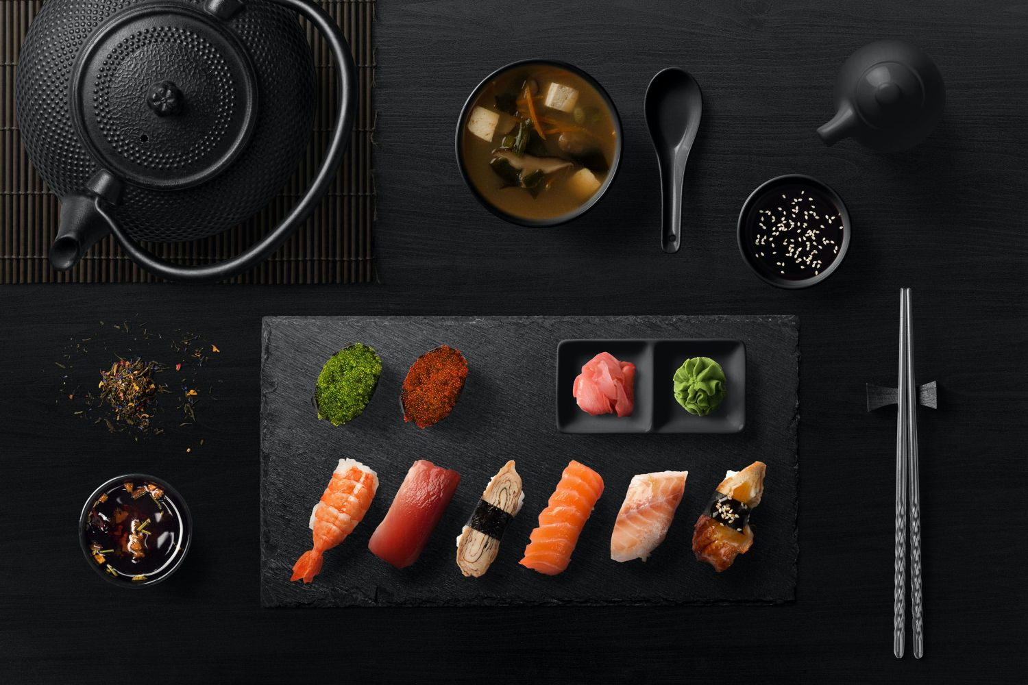 食物样机寿司桌场景插图